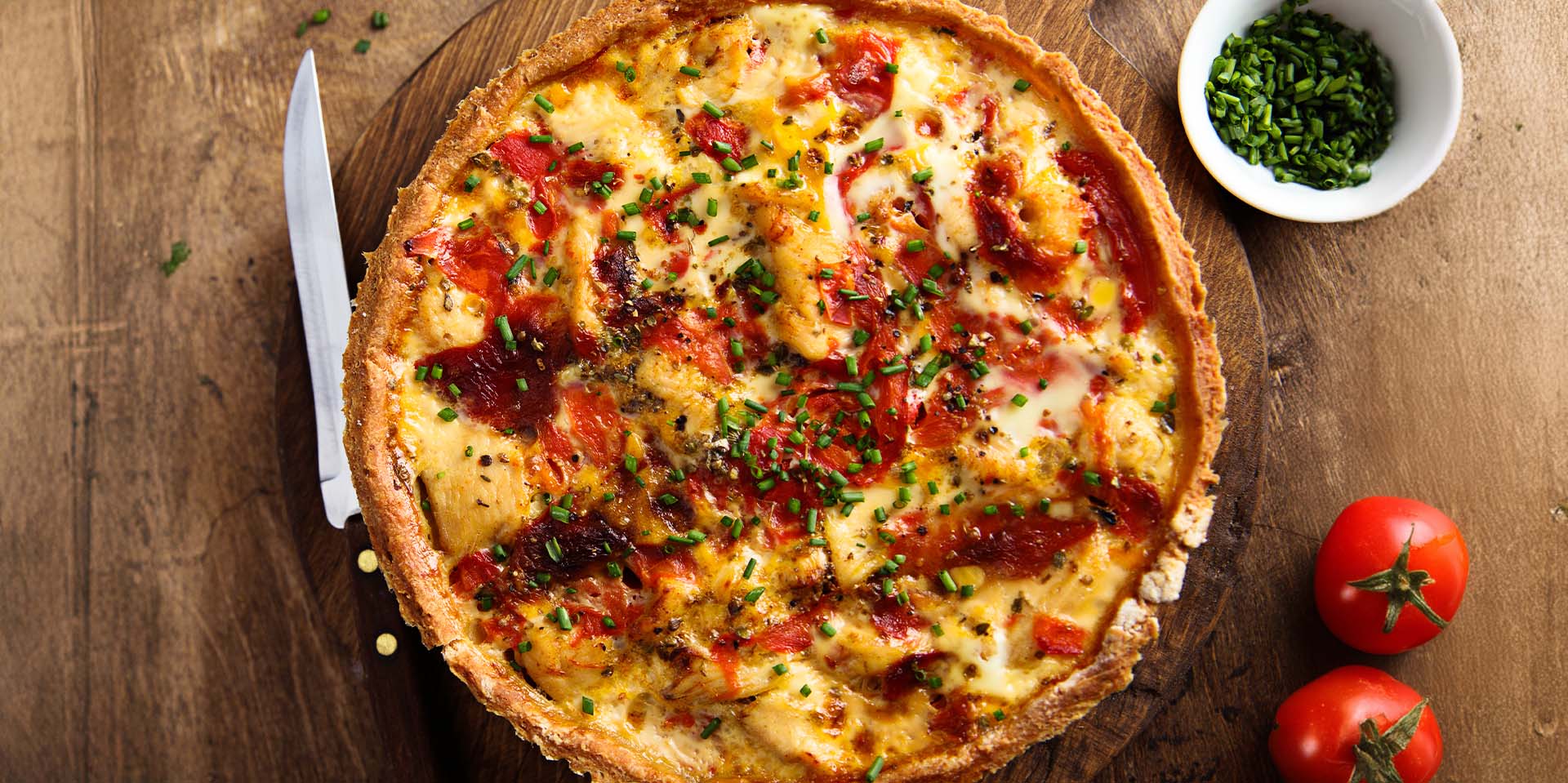 Quiche lorraine con wurstel e formaggio