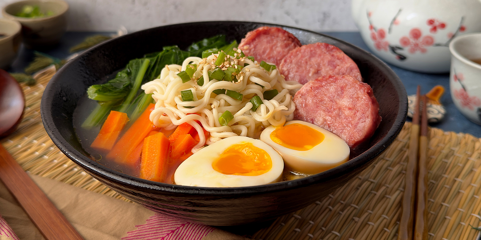 Ramen giapponese con zampone