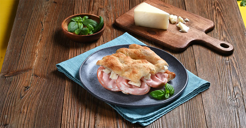 pizza bianca e mortadella