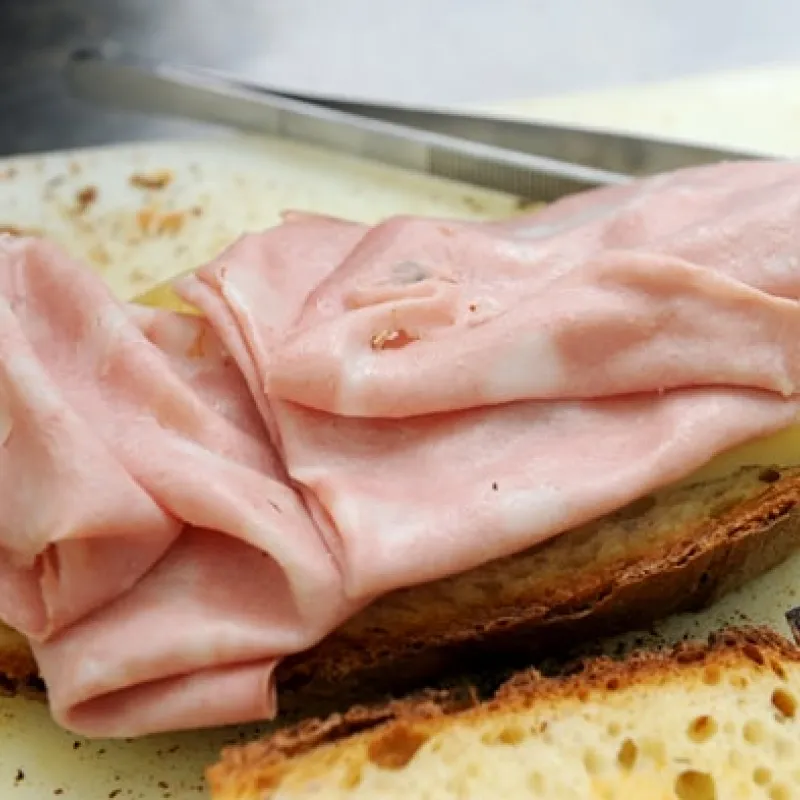 Affettato sul pane