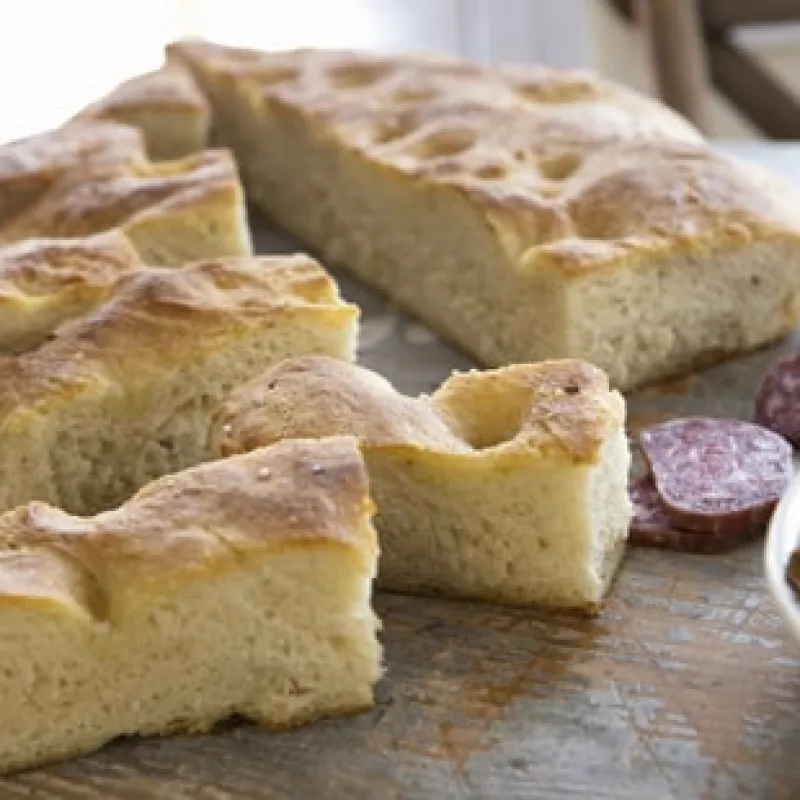 Focaccia con salumi e verdure