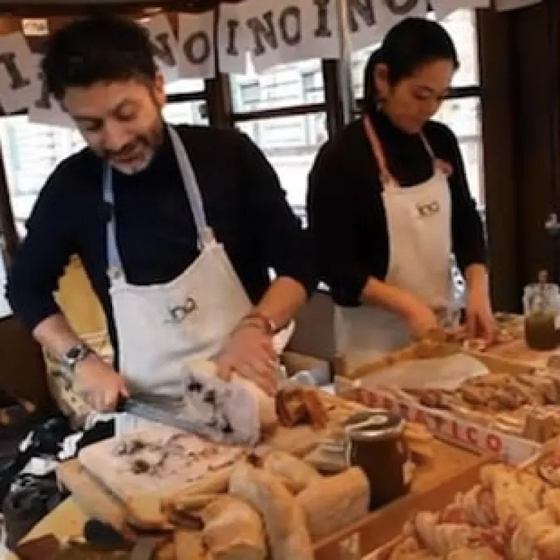 Alessandro Frassica in cucina