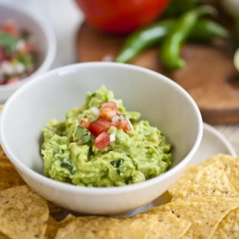 guacamole di avocado con tacos